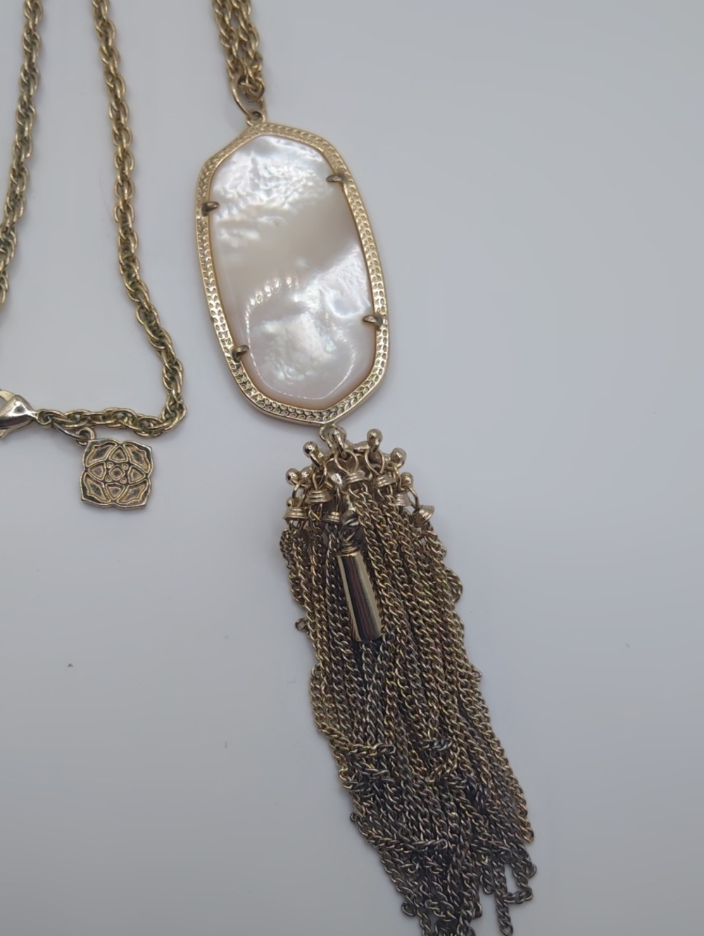 Kendra Scott Mother Of Pearl Pendant Rayne Long Necklace Gold tone - Picture 3 of 7